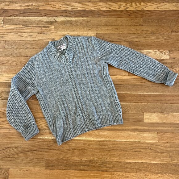 Vintage 70s Highland Knitting Mills Grey Wool Knit V-Neck Sweater - Med (FLAWS) - Picture 1 of 10